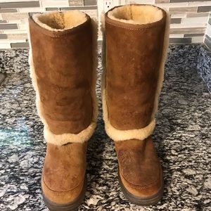 8.5 classic women’s UGG BOOTS